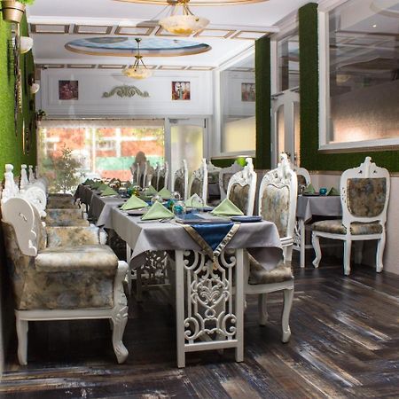 Hotel Posh Chandīgarh エクステリア 写真