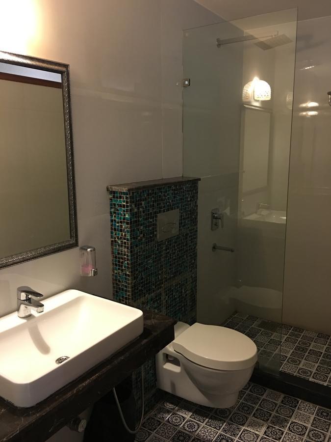 Hotel Posh Chandīgarh エクステリア 写真