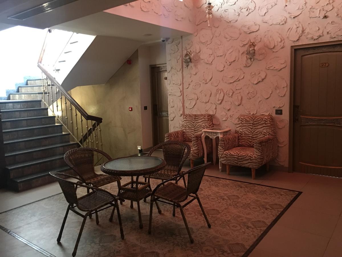 Hotel Posh Chandīgarh エクステリア 写真