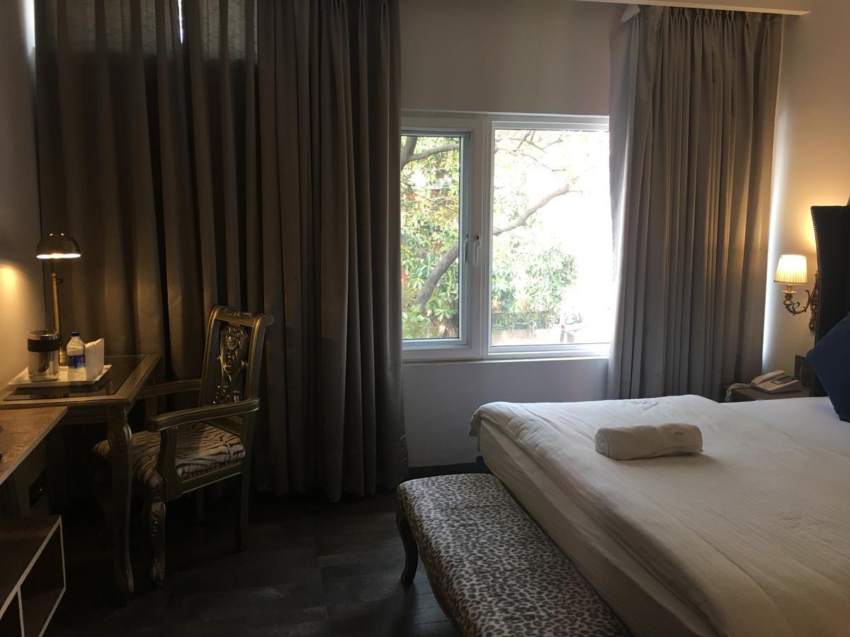 Hotel Posh Chandīgarh エクステリア 写真